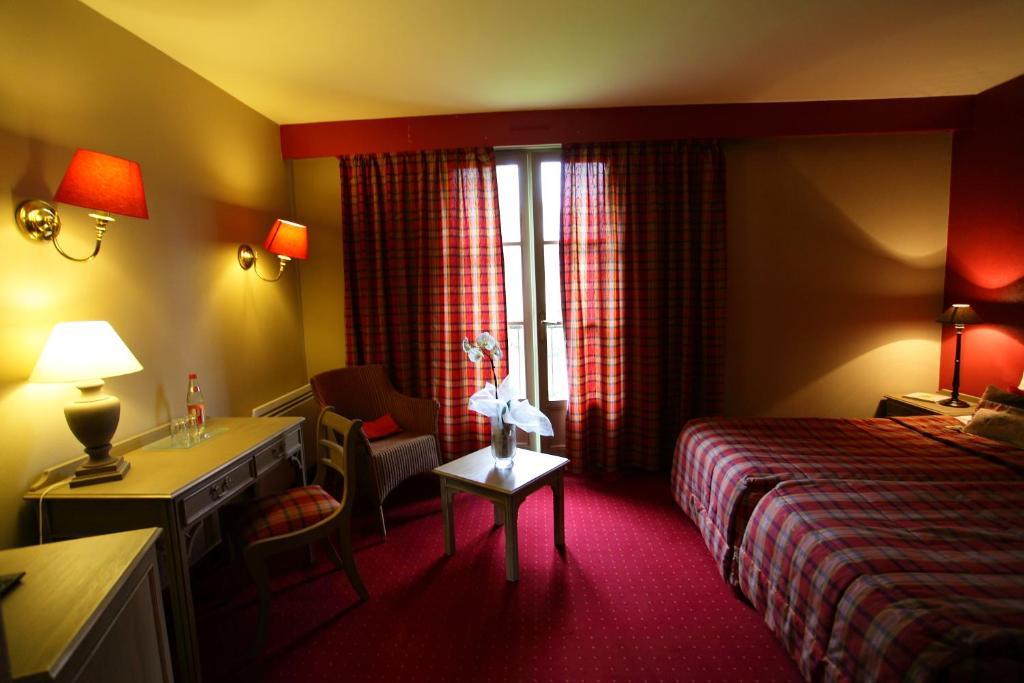 Le Domaine De Mombreux Hotell Lumbres Exteriör bild